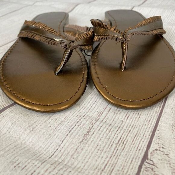 New York & Co new w/tags slip on ruffle strap flip flops bronze color women sz 8 - Picture 10 of 11